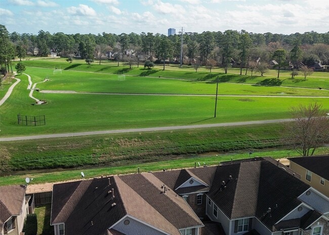 Building Photo - 16026 Limestone Lake Dr