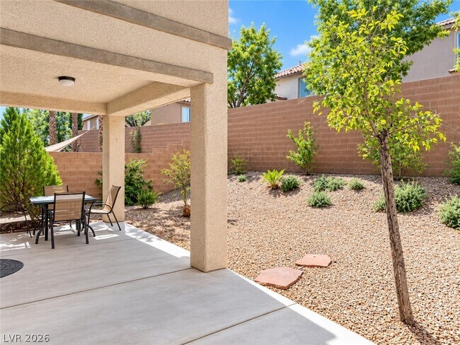 Building Photo - 753 Anacapri St