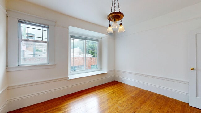 Building Photo - 254 Ivy St