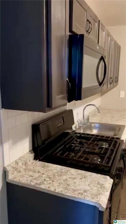 Building Photo - 716 E 4th St