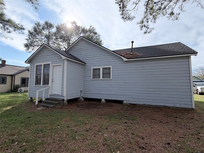 Building Photo - 826 Fowlkes St