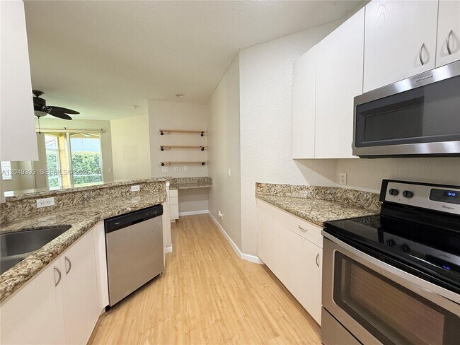 Building Photo - 899 Phoenix Way
