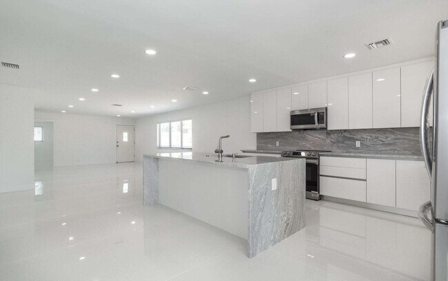 Building Photo - 524 NW 53rd St