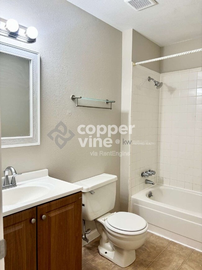 Building Photo - 1479 Taft Pl