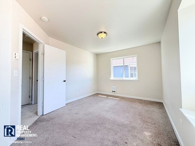 Building Photo - 4523 S Junett St