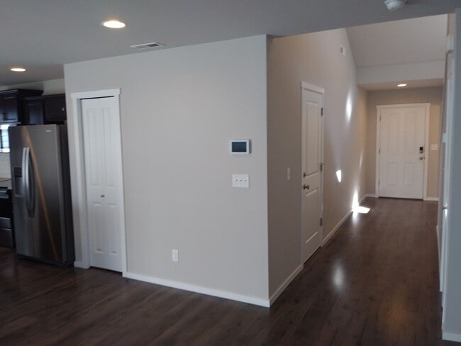 Building Photo - 2925 Mahogany St NE