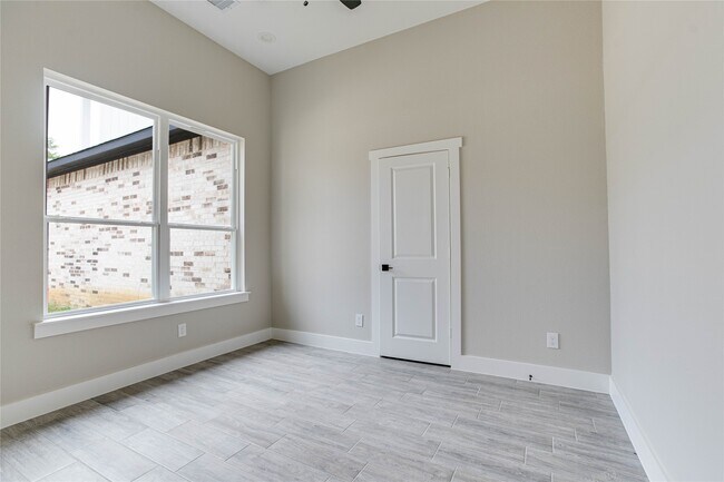 Building Photo - 1037 Rd 6609