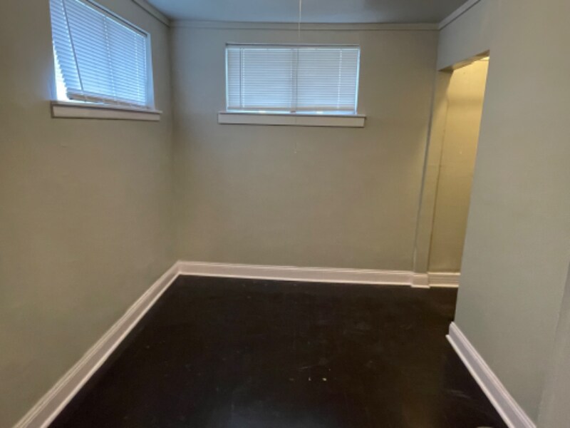 Building Photo - 534 E Sycamore St