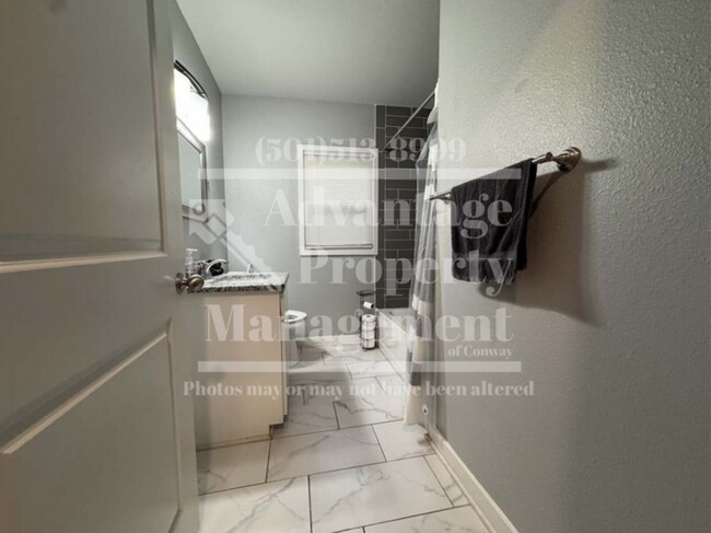 Building Photo - Beautiful 3-Bedroom, 1-Bathroom Home in Vibrant Conway, AR