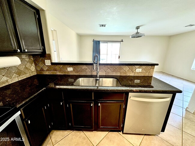 Building Photo - 4708 E Thunderhill Pl