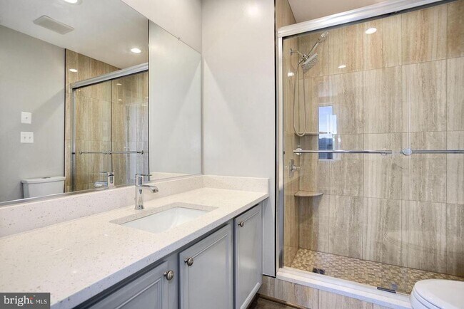 Building Photo - 1200 Braddock Pl