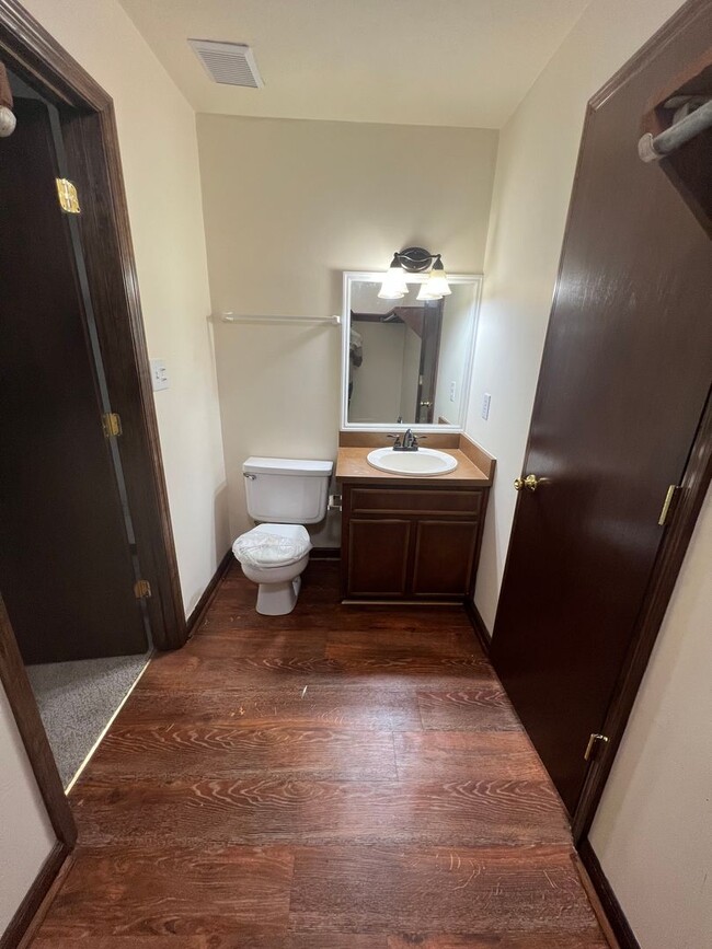 Building Photo - 1233 Cross Creek Cir