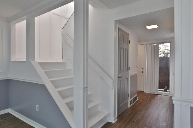 Building Photo - 4966 Wintersong Ln