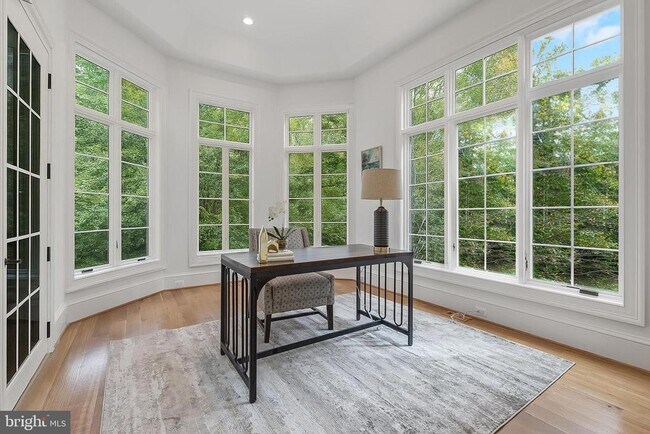 Building Photo - 7002 River Oaks Dr