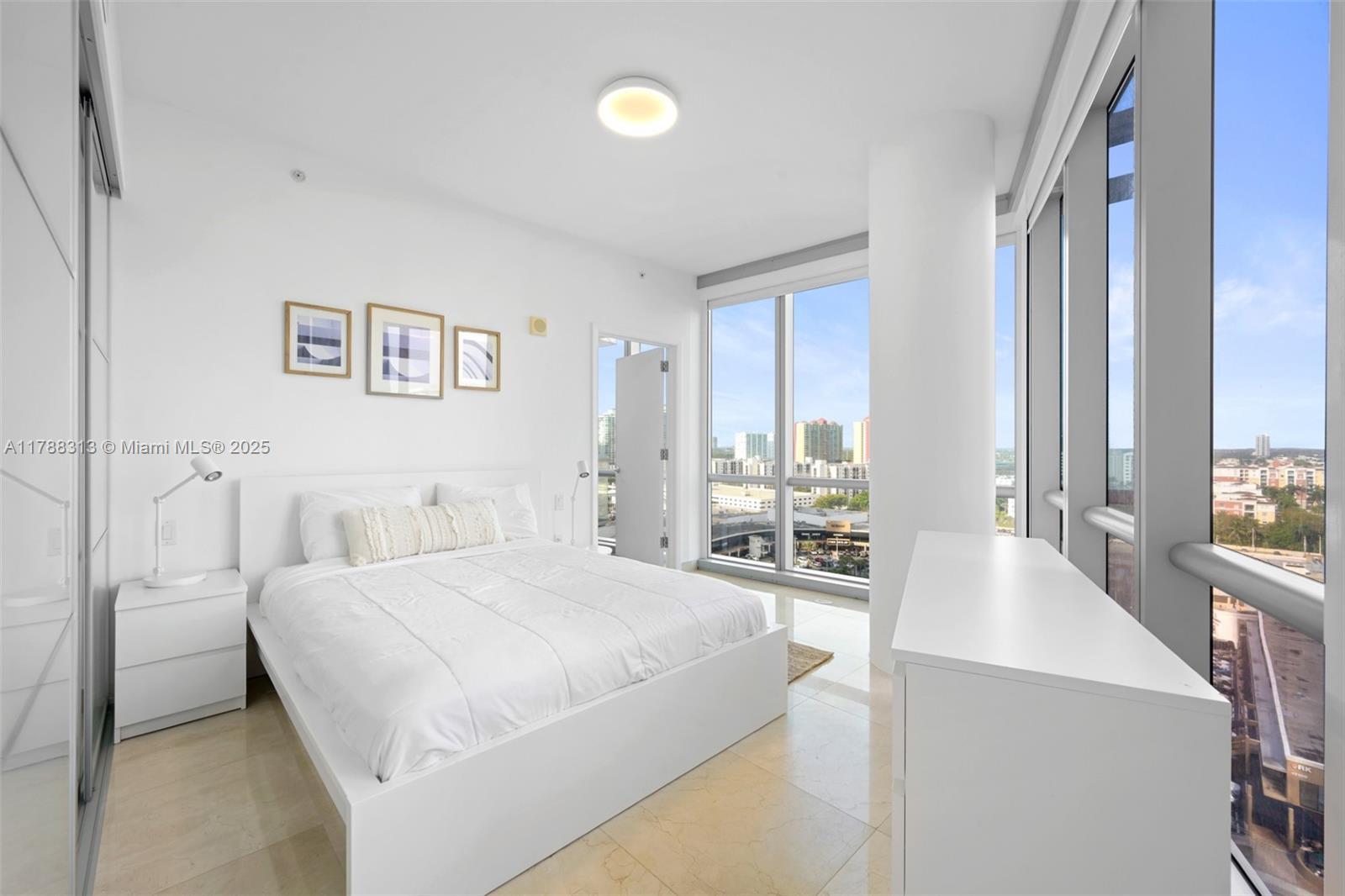 Building Photo - 17121 Collins Ave