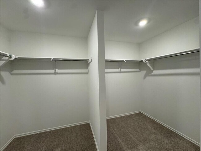 Building Photo - 10024 SW 38th St