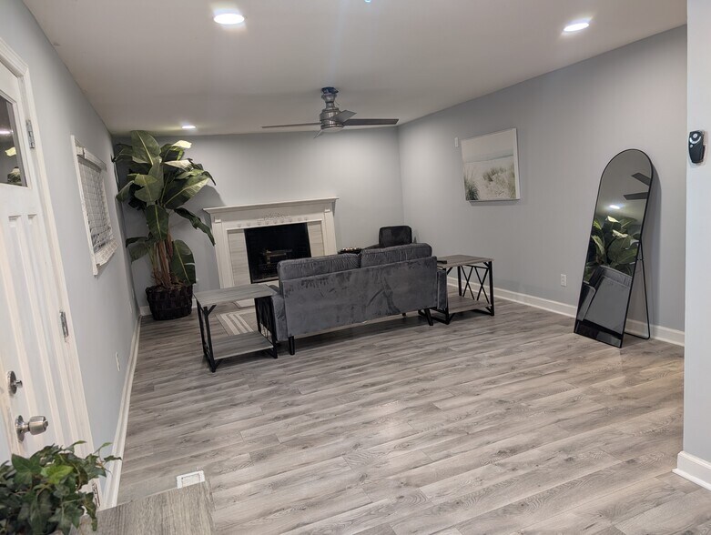 Building Photo - 1263 Oakland Dr SW