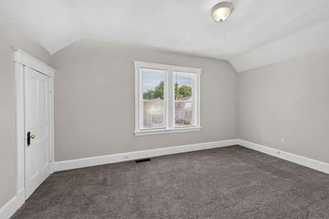 Building Photo - 3819 St Martins Pl