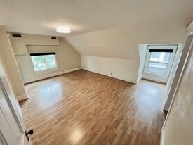 Building Photo - 304 Cedar Lake Rd S