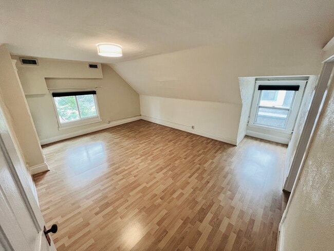 Building Photo - 304 Cedar Lake Rd S