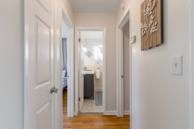 Building Photo - 5601 N Northwood Rd