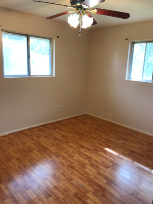 Building Photo - 443 Normandy Rd