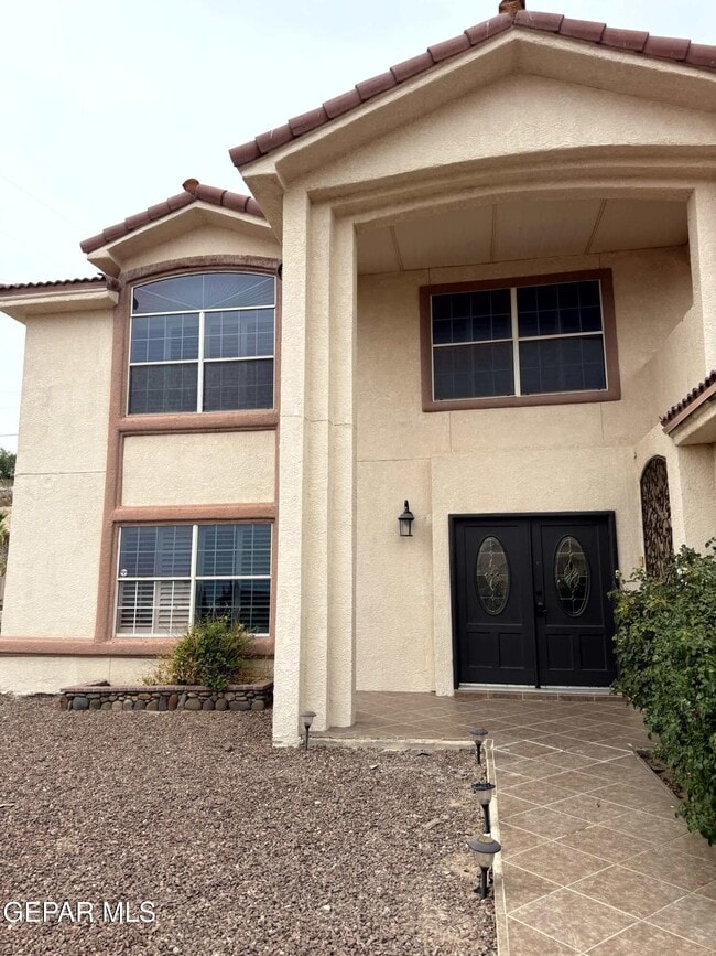 Building Photo - 317 Zenith Dr