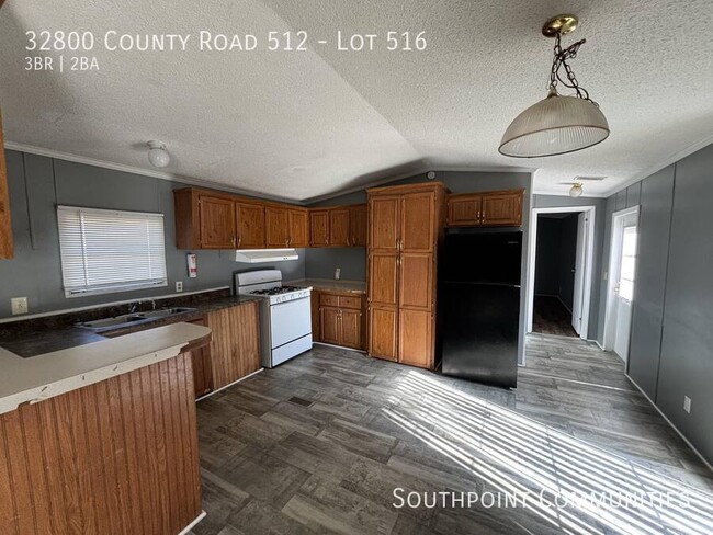 Primary Photo - 32800 Co Rd 512
