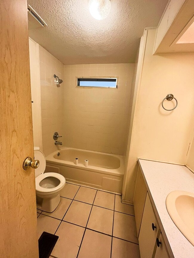 Building Photo - Delightful 2 Bedroom, 2 Bathroom Mobile Ho...