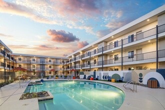 Building Photo - Cabana Aldea