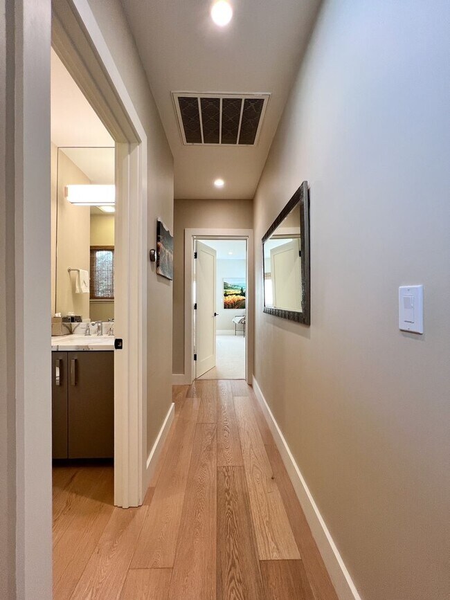 Building Photo - Luxury Living in one of Napa Valley's Most Prestigious Gated Commmunities