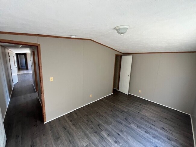 Building Photo - 885 William Vause Ln