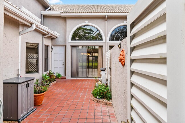 Building Photo - 5465 Monterey Cir