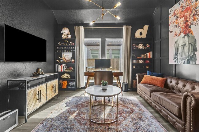 Building Photo - 4910 Morrison Dr