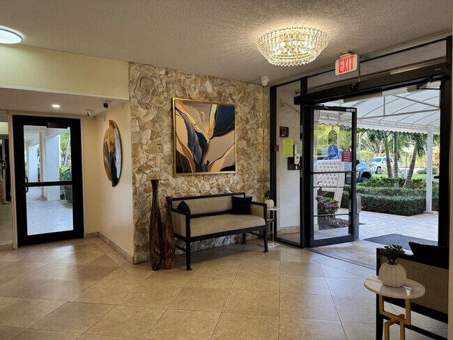 Building Photo - 3510 Oaks Way