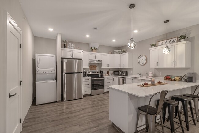 Building Photo - 1570 Stadium Ln