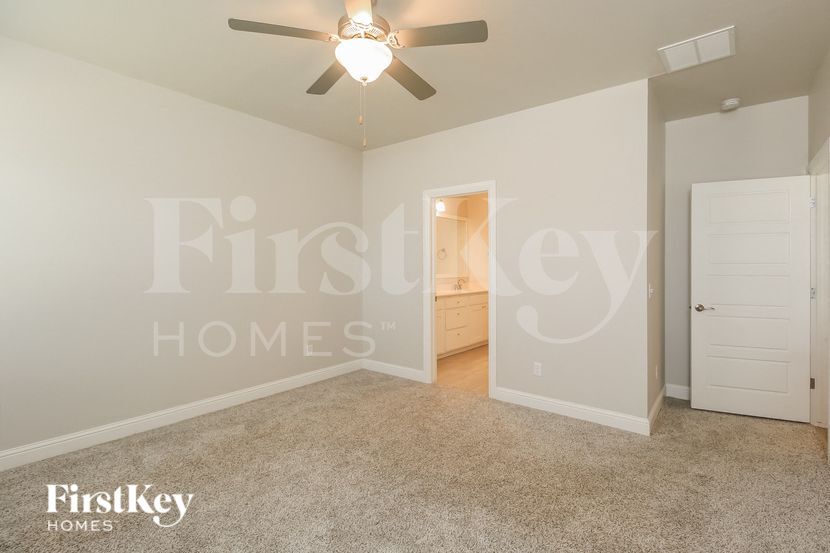 Building Photo - 11409 NW 100th Ct