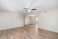 Building Photo - 2612 E Lemon St