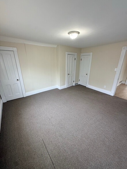 Building Photo - 217 Norbourne Blvd