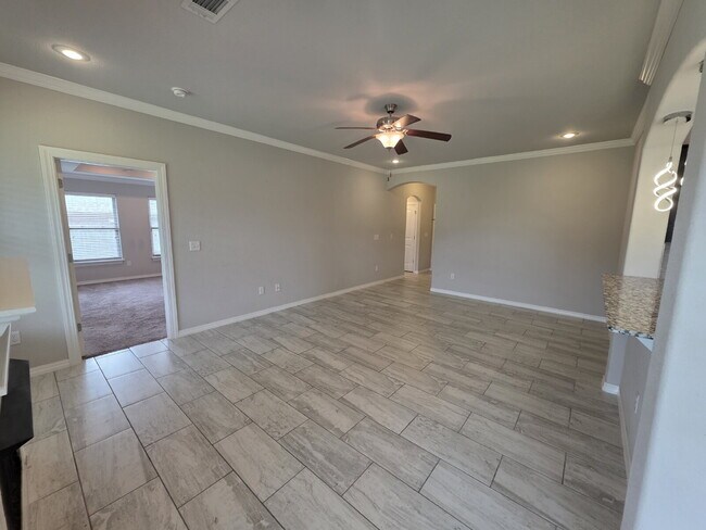 Building Photo - 1100 Gardenia St
