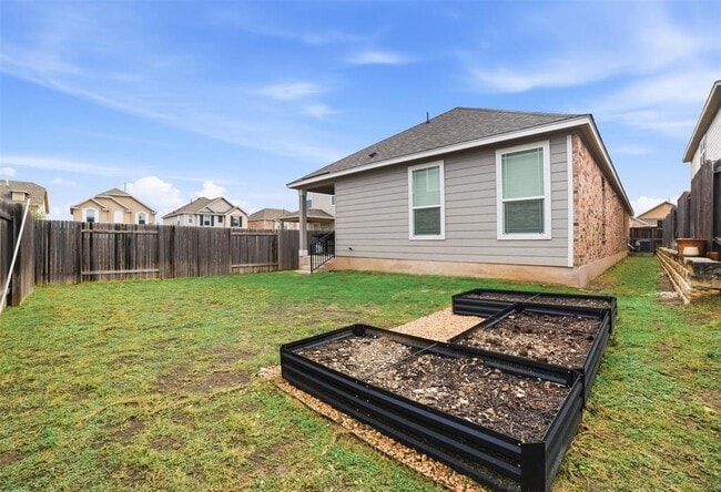 Building Photo - 517 Lady Swiss Ln