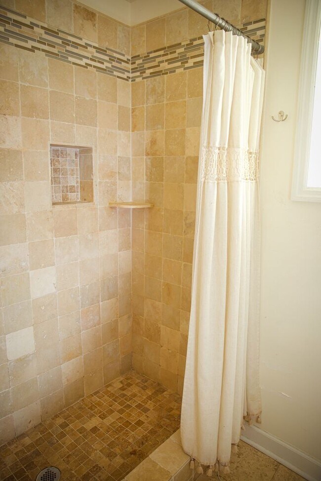 Building Photo - Gorgeous Brick 4 Bedroom Home Now Available -