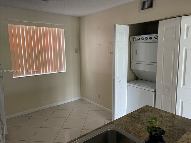 Building Photo - 5661 Riverside Dr