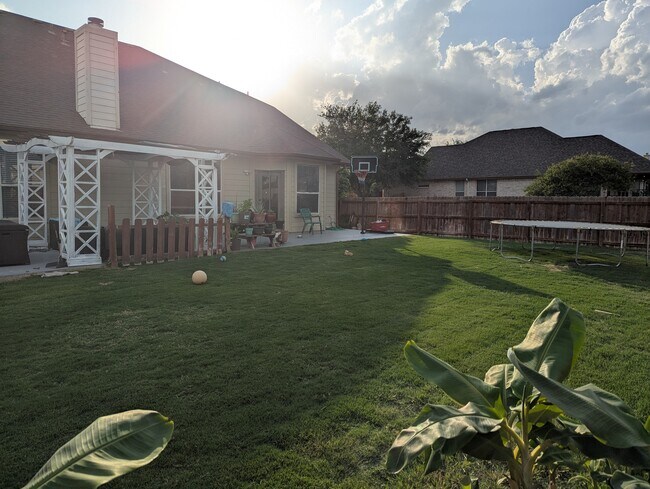 Building Photo - 201 Kipper Ave