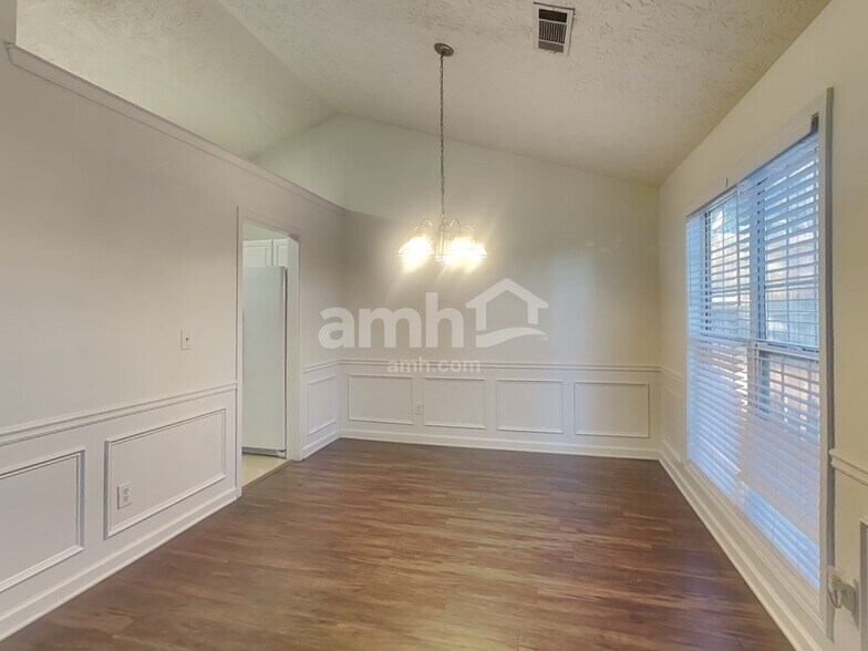 Building Photo - 951 Garden Oak Ct