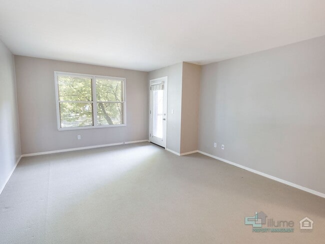 Building Photo - 1-MONTH FREE SPECIAL! Renovated 2 Bd/2 Ba Condo w/parking