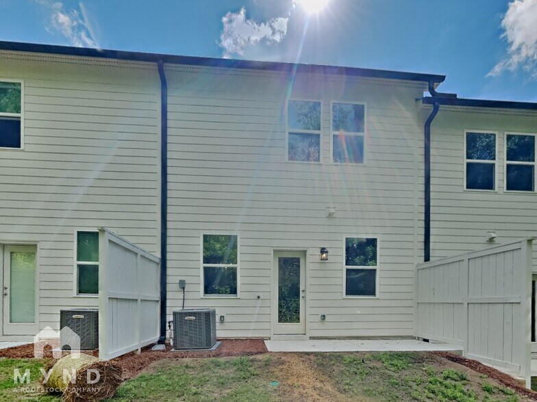 Building Photo - 1684 Hannah Ter NW