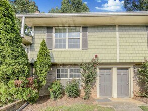 Building Photo - Smyrna 2BD/2.5BA Townhome