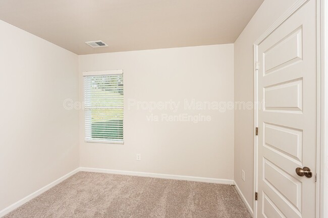 Building Photo - 54 Trophy Loop