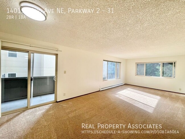 Building Photo - Parkway Apartments